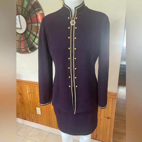 St. John Collection Jacket And Skirt - Picture 1 of 13